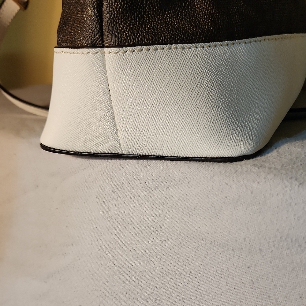 Michael Kors Brown and White Smythe Dome Medium Satchel Classic Style NWOT - Picture 6 of 12